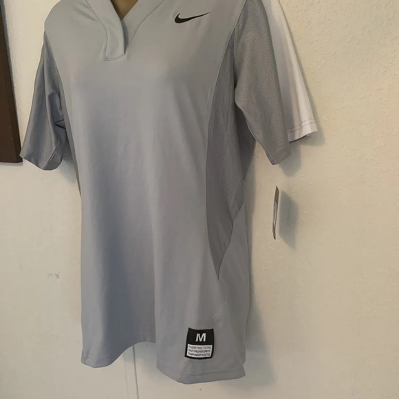 NWT Nike Dri Fit V Neck Gray And White Color Sz M Activewear Athletic T Shirt - Picture 3 of 5